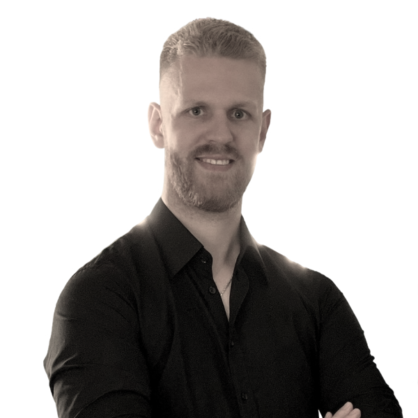 Lars no bg_square_vigniette